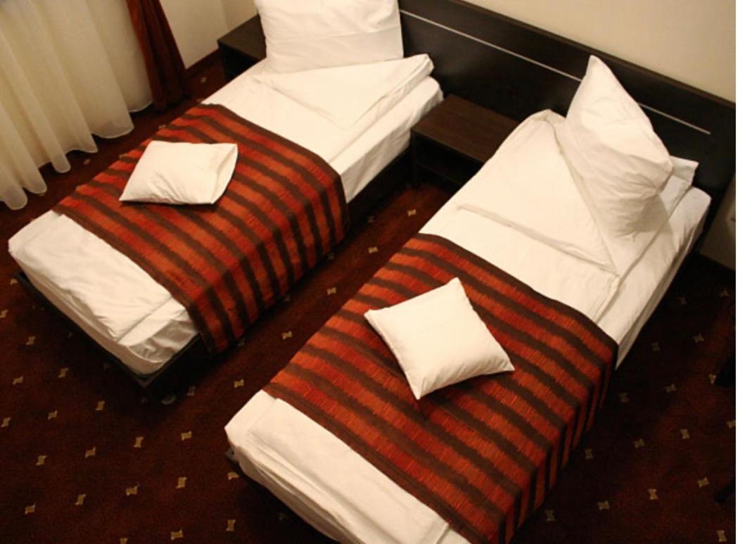 Hotel Roberts 锡比乌 外观 照片