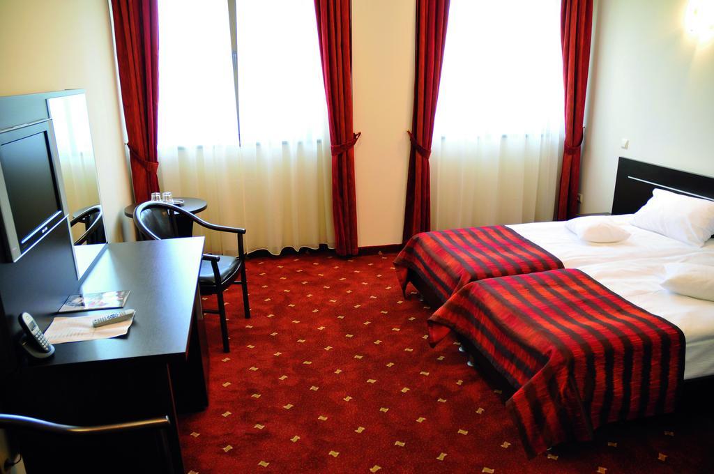 Hotel Roberts 锡比乌 外观 照片